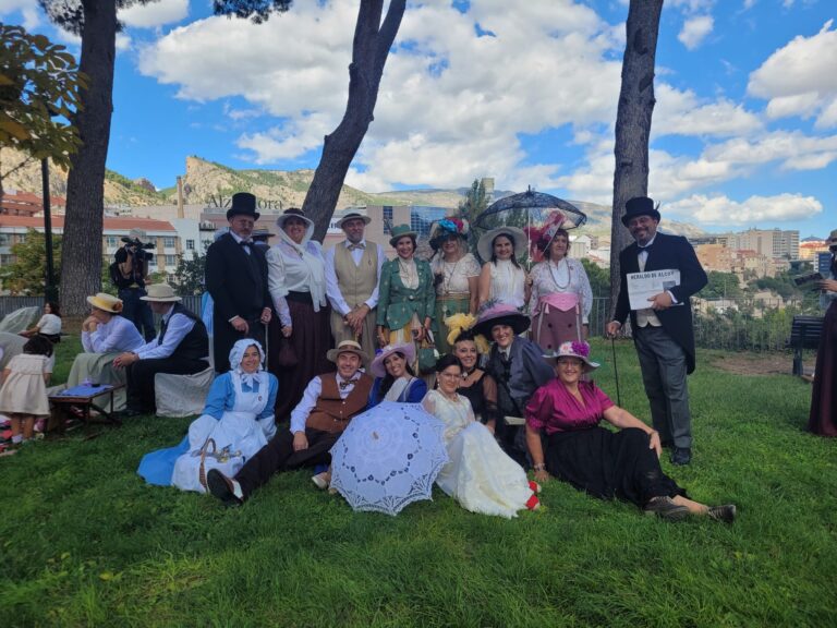 Benicàssim Belle Époque participa en la Feria Modernista de Alcoy