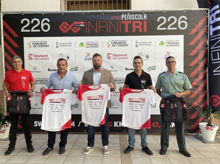 Peñíscola presenta la primera edición del Infinitri 226 Triathlon