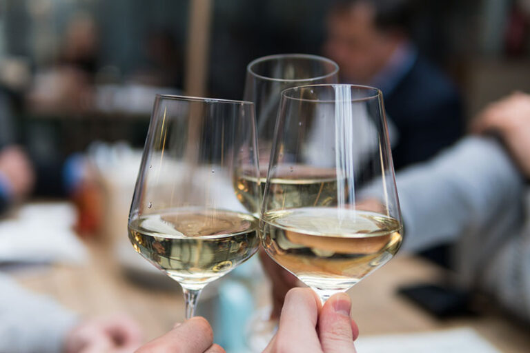 Desmitificando los vinos blancos en España