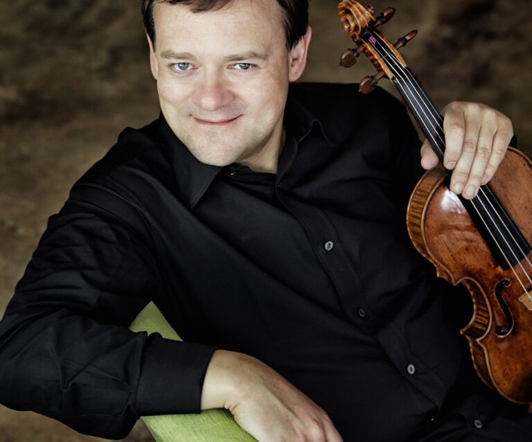 El reconegut violinista internacional Frank Peter Zimmermann a l'Auditori de Castelló hui