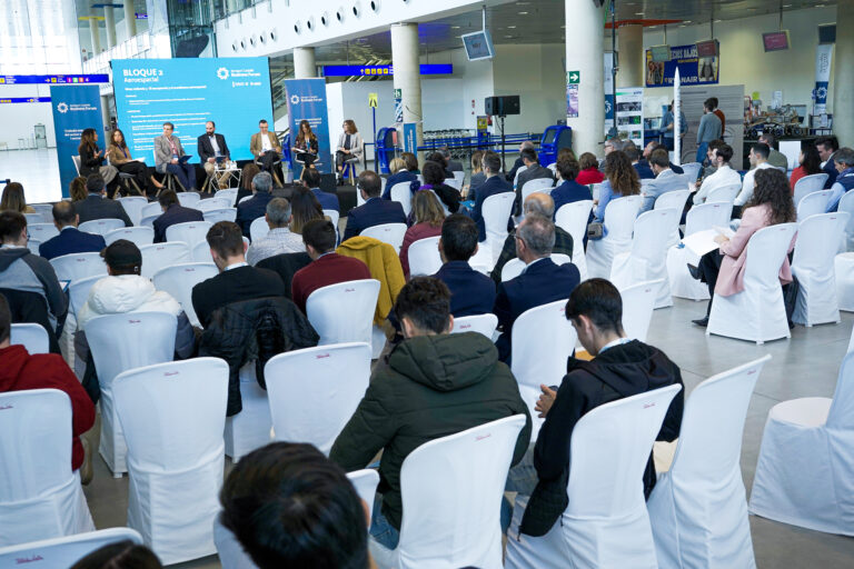 El aeropuerto de Castellón focaliza la tercera edición del ‘Business Forum’ en la mejora de la conectividad aérea y la incubadora de empresas aeroespaciales