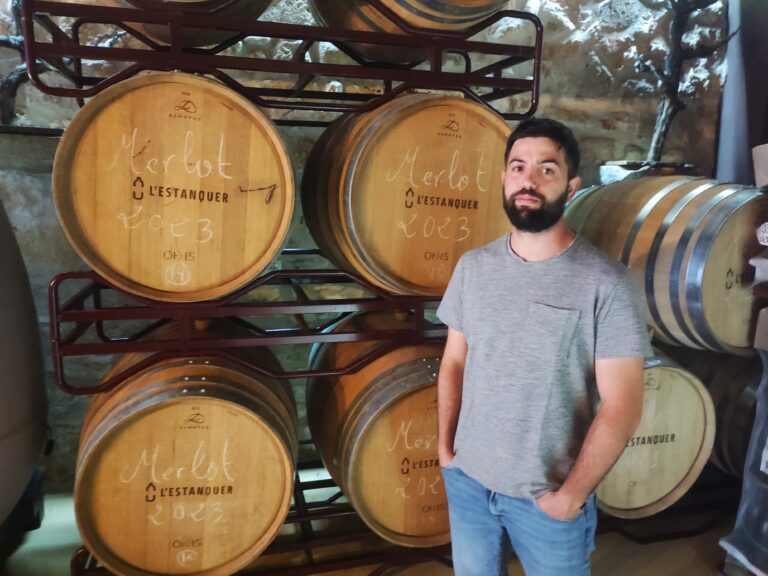 Canet Lo Roig rescata la ‘festa del vi novell’ gracias a la bodega L’Estanquer