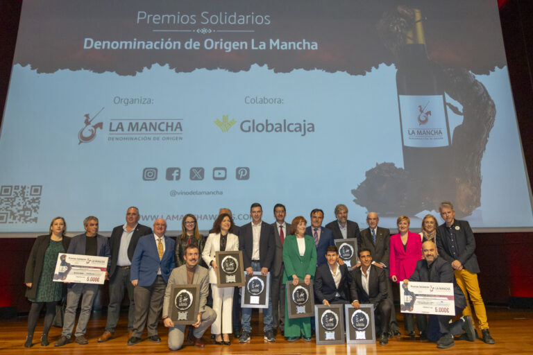 Los vinos DO La Mancha entregan sus Premios Solidarios con mucho arte