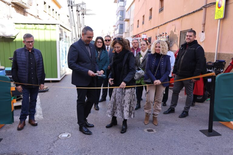 Multitudinària inauguració de la Fira de Sant Andreu de Cabanes