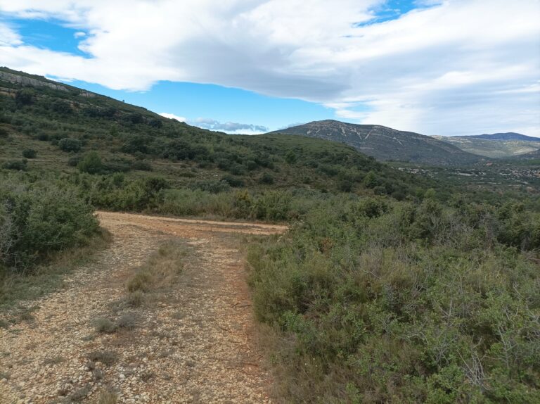 Una nueva ruta senderista entre azagadores en el Alt Maestrat