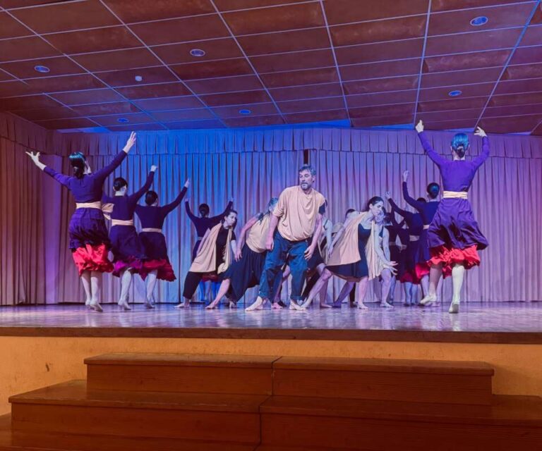 L’alumnat de dansa del Centre Municipal de les Arts de Burriana balla contra el càncer