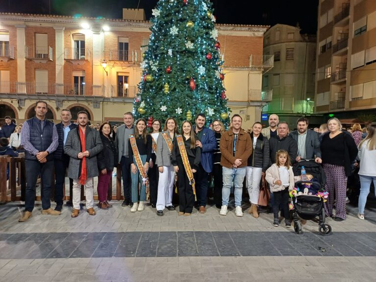 Nules dóna la benvinguda al Nadal amb l’encesa de l’arbre i l’enllumenat decoratiu