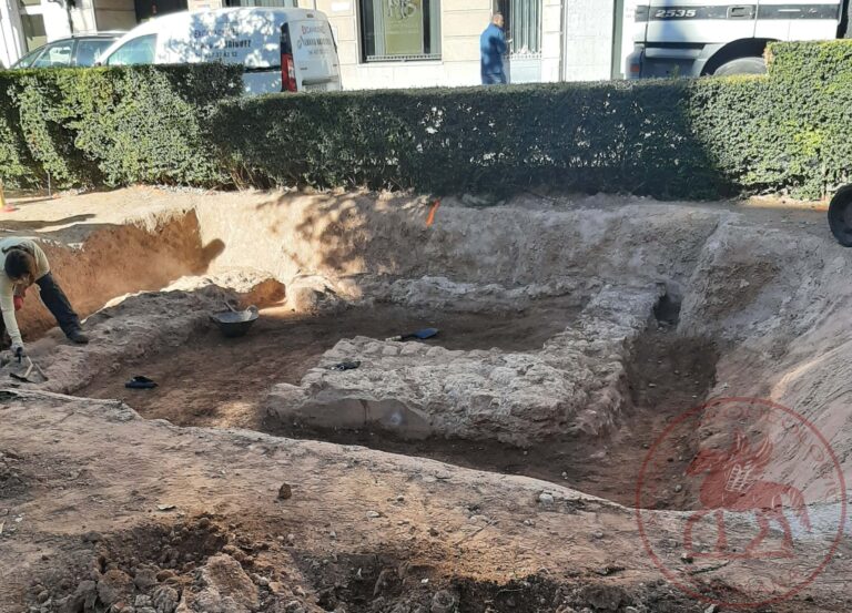 Se inicia la segunda fase de puesta en valor de los cimientos del antiguo Portal de Valencia de Burriana