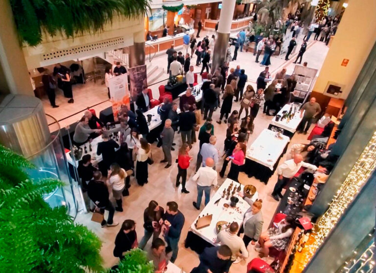 Peñíscola acogió la mayor Feria del Vino del Baix Maestrat