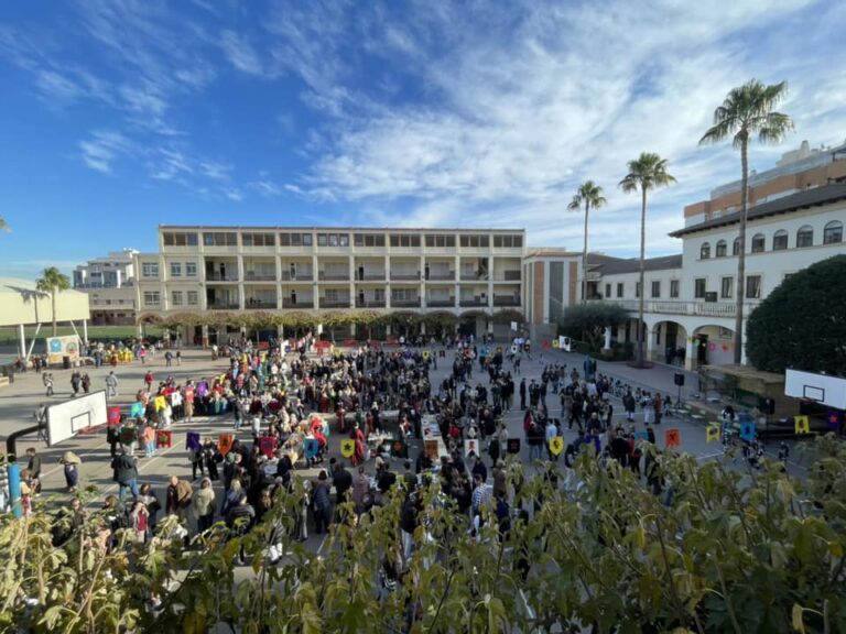Salesianos Burriana abre el Belén Viviente a toda la ciudad y a los centros escolares