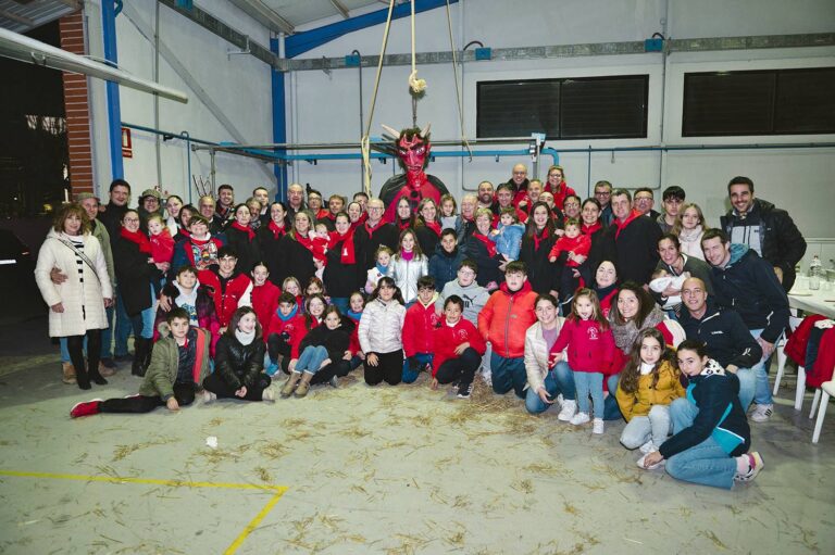 Benicarló escalfa motors per a la celebració de Sant Antoni