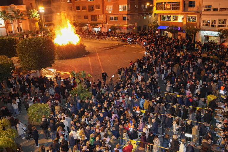 Centenares de ondenses salieron a la calle para honrar a Sant Antoni 