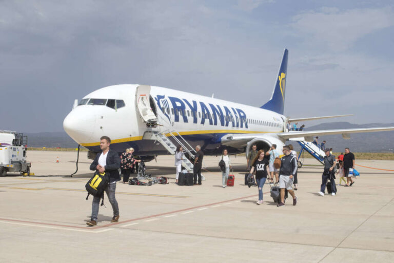 Ya están a la venta los billetes para volar en 2025 desde Castellón a Budapest y Cracovia