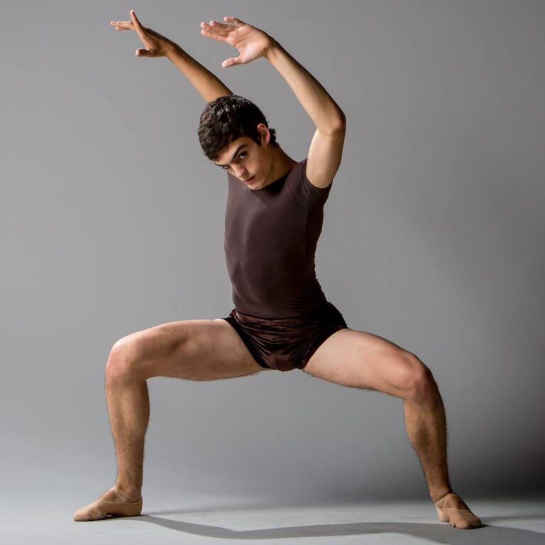 Fundación Caja Castellón organiza tres solos de danza para acompañar la muestra Post Lux Tenebras