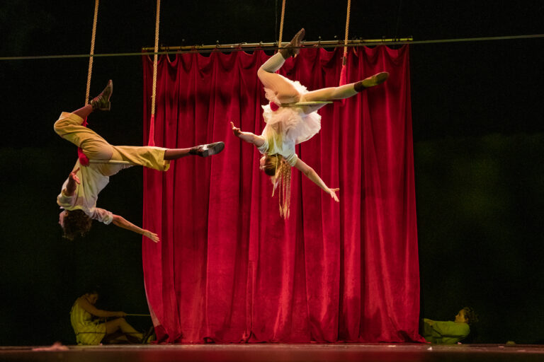 L’obra ‘Madonna’ porta al Paranimf de l’UJI Clown, acrobàcies i dansa el pròxim 19 de gener