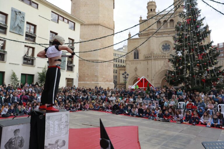 El Gran Dimitri y La Troupe Malabó inauguren la primera jornada de ‘Nadal de Circ’ a Castelló