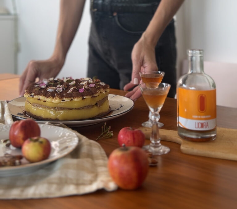 Tiramisú con licor de almendras del Alcalatén