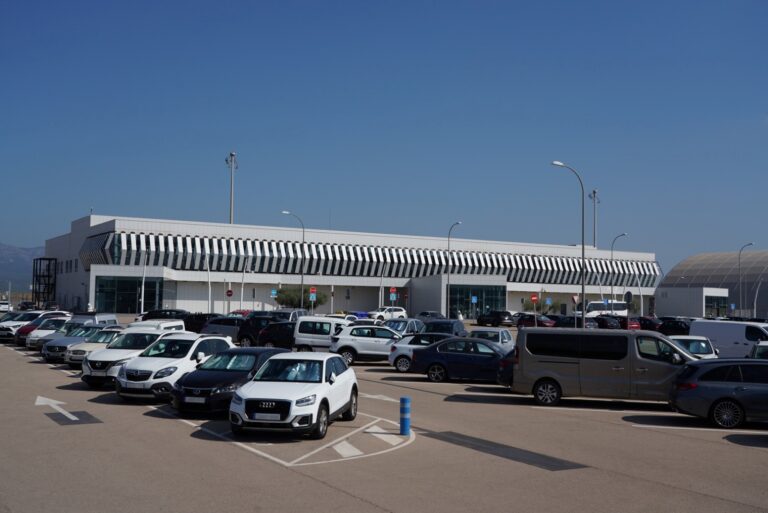 El aeropuerto de Castellón adjudica las obras de ampliación del aparcamiento