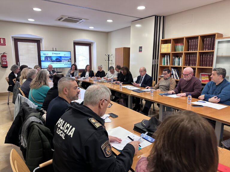 El impacto económico directo del turismo en Benicàssim refleja un aumento del 15% respecto a 2022