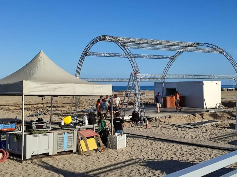 La Playa de Castellón se adelanta al verano y abrirá todos sus servicios por Semana Santa
