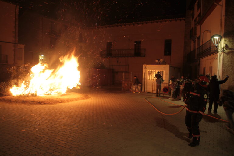 Fuego y tradición en el Sant Antoni de Ares del Maestrat