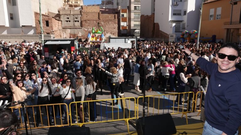 La Festa de les Paelles  reune a más de 1.000 personas en Burriana