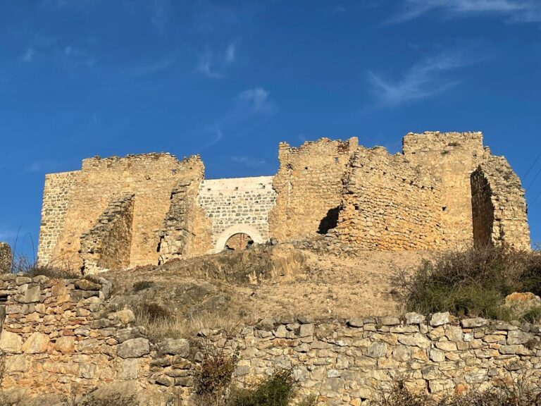 El Toro ultima la restauración del castillo para acoger la sede de la XXI Feria Internacional de la Trufa