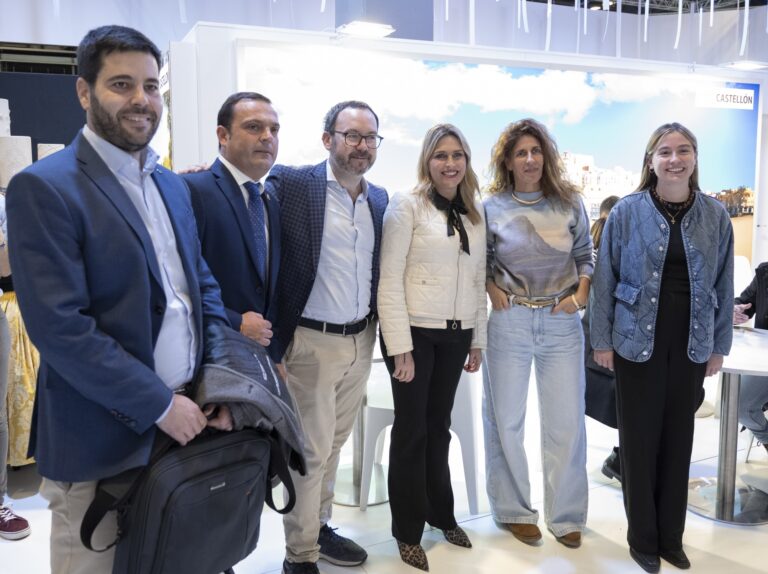 La Diputación sella un acuerdo con la agencia de viajes Expedia