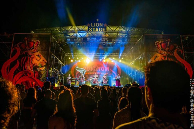 Más de 70 artistas conformarán la oferta cultural que prepara el Rototom Sunsplash en su edición de 2024