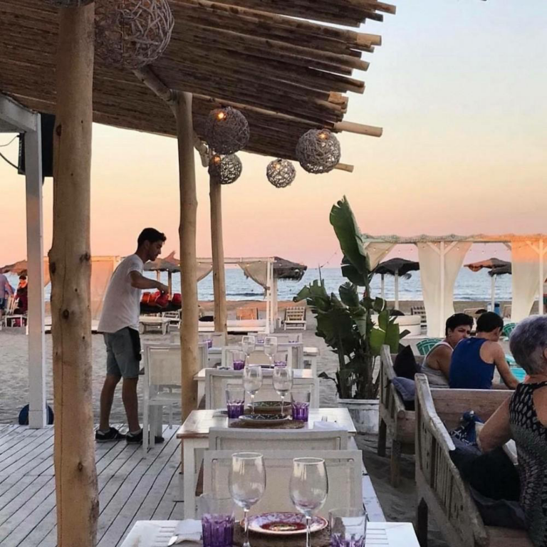 Costas autoriza la apertura de los chiringuitos de la playa en Semana Santa
