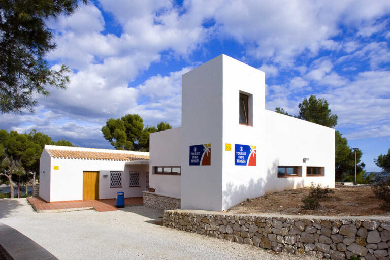 La Generalitat refuerza el servicio Tourist Info esta Semana Santa con 9 oficinas y puntos de atención al visitante adicionales en Castellón