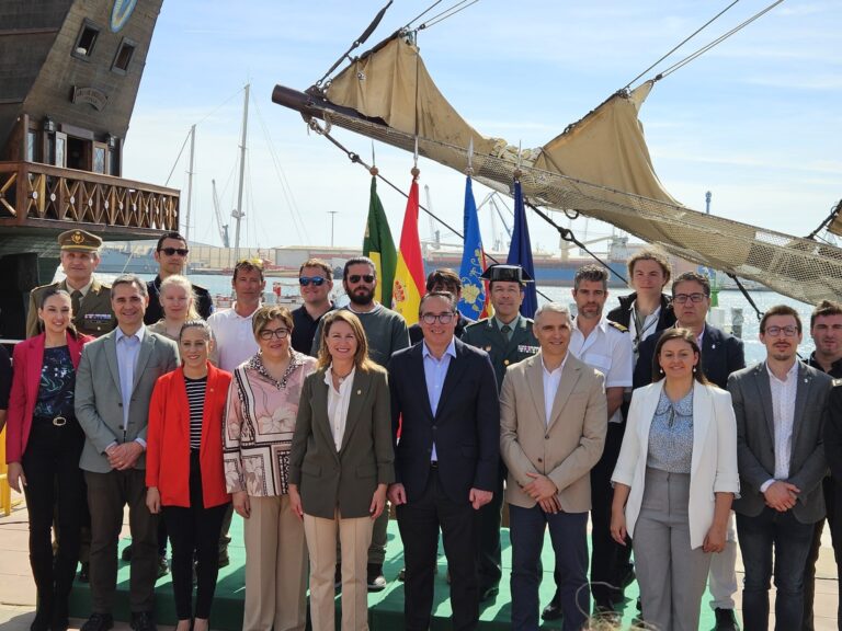 El director general de Turismo visita los navíos participantes en la 7ª edición Escala a Castelló