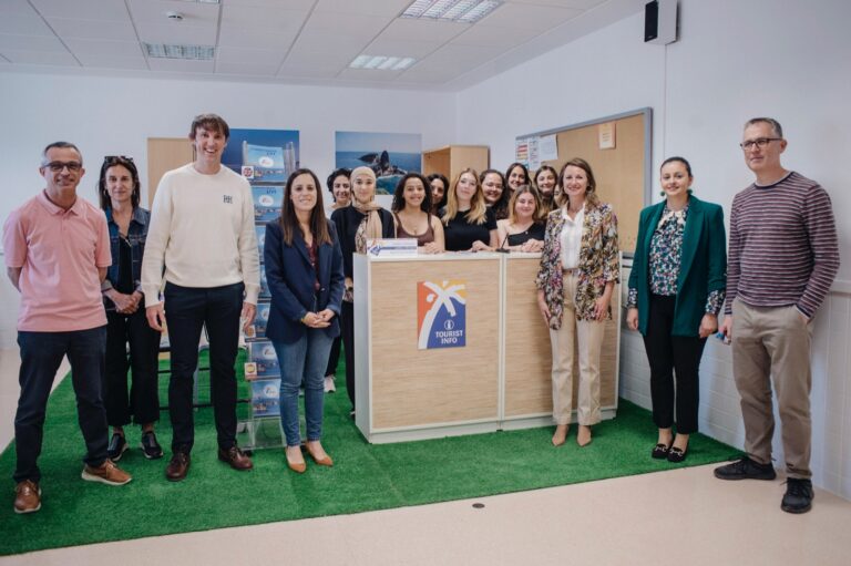 El Ayuntamiento contará con alumnos de Turismo del Centro de Formación Profesional del Grao para las visitas guiadas