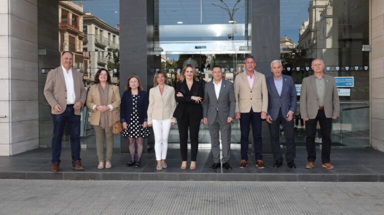 La consellera de Turismo apoya el desarrollo del Arenal como motor de crecimiento turístico de Burriana