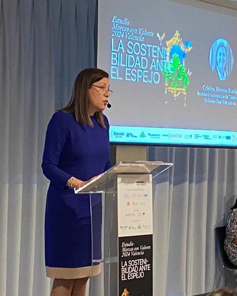 La secretaria autonómica de Turismo reitera el compromiso de la Generalitat por desarrollar estrategias de sostenibilidad turística