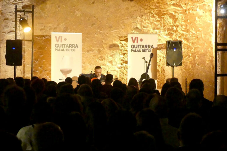Betxí acoge la octava edición del festival Guitarra i Vi al Palau-Castell