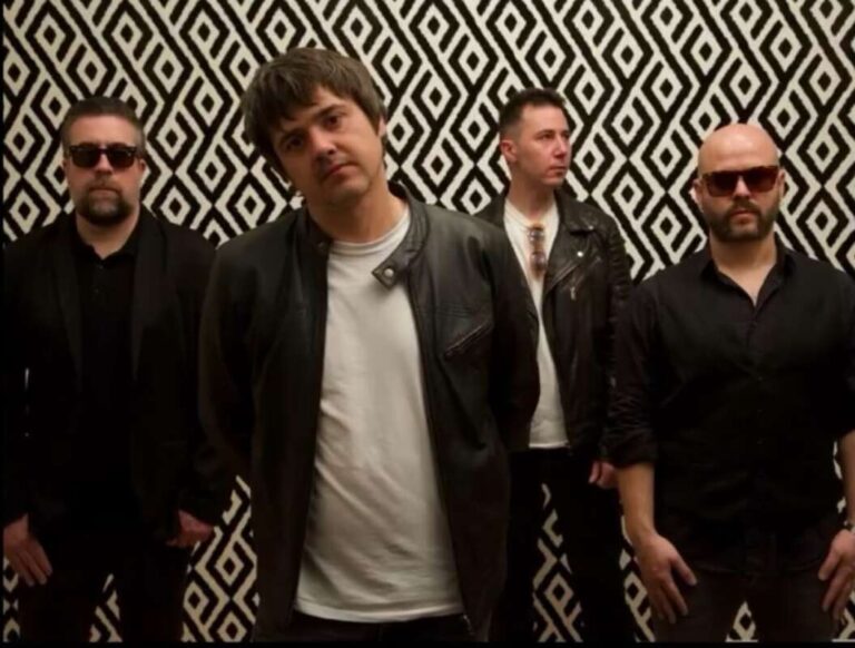 Gigante Derry 'desembarca' en el Moll de Costa-Harbor Club del Grao de Castellón