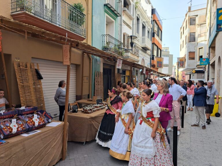 Un autobús gratuito unirá Alcalà y Alcossebre durante la X Fira de la Tomata de Penjar