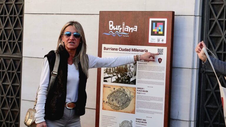 Burriana inaugura la señalética en los monumentos históricos y arqueológicos del centro de la ciudad