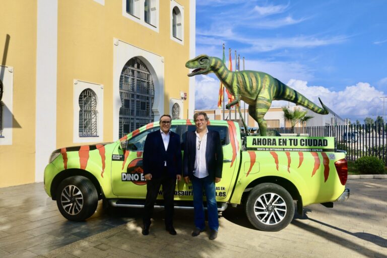 PortCastelló acoge la mayor exposición de dinosaurios a tamaño real