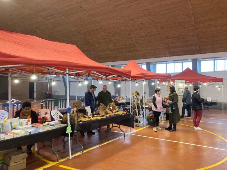Albocàsser celebra el Mercat de Nadal con un vermut musical, degustaciones y actuaciones infantiles
