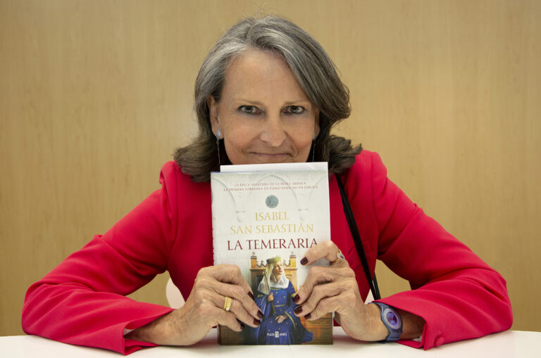 Isabel San Sebastián en un nuevo capítulo de Onda va de Llibres
