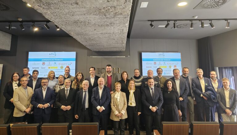 La Generalitat ratifica el compromiso con la innovación, la sostenibilidad y la excelencia en el sector turístico