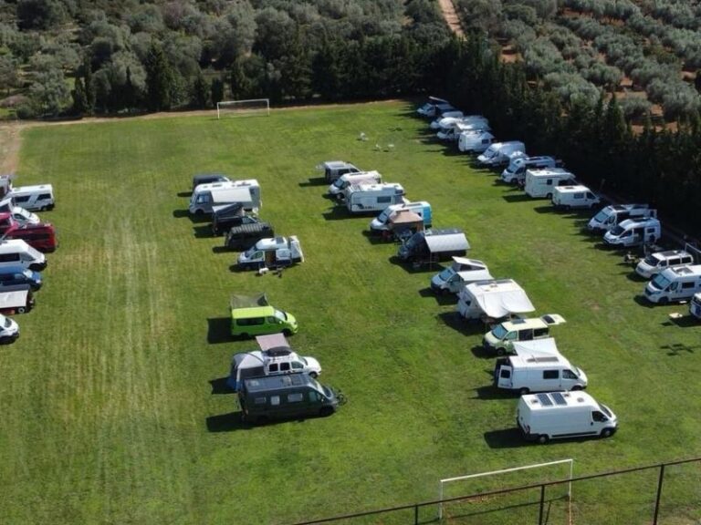 El área de autocaravanas de Tírig atrae turismo internacional
