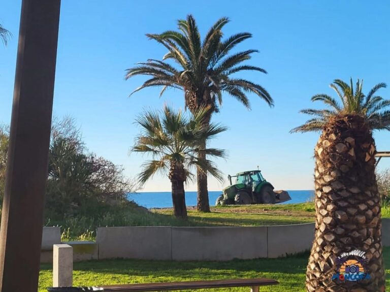 Moncofa pone a punto la playa del Grao para la Pascua