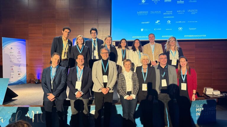 El turismo de negocios desestacionaliza el turismo y beneficia la economía local