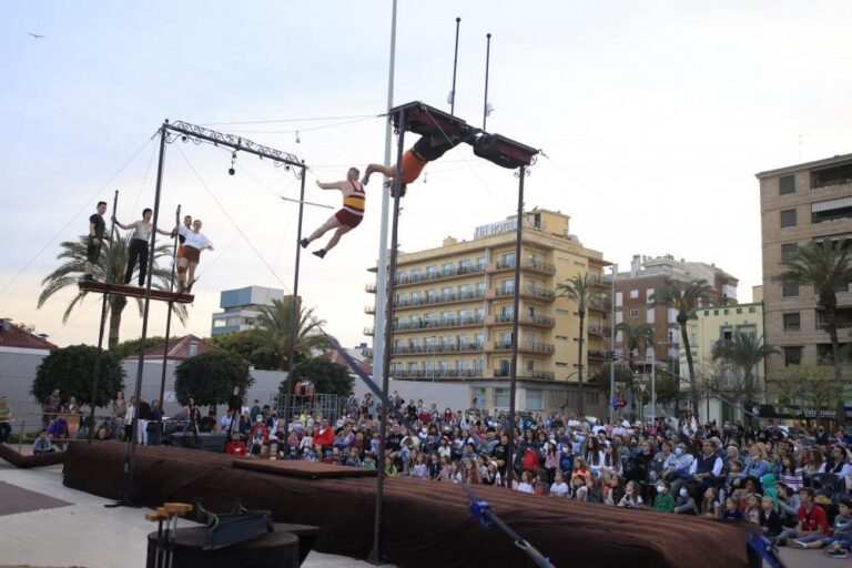 Una gran carpa circense convertirá al Grau de Castellón en un circo al aire libre