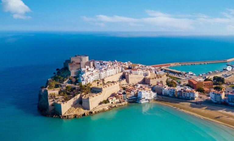 Benidorm, Valencia y Peñíscola encabezan en la Comunitat la mayor contribución social y económica del turismo