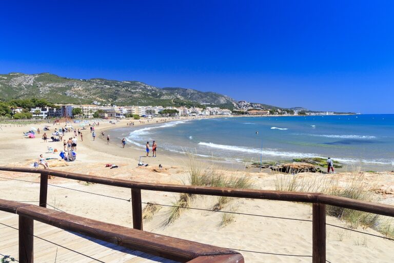 Alcossebre obtiene cuatro Banderas Azules para sus playas