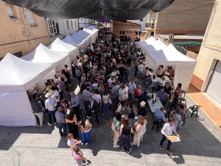 Les Useres clausura este domingo su XI Fira del Vi con éxito de visitantes